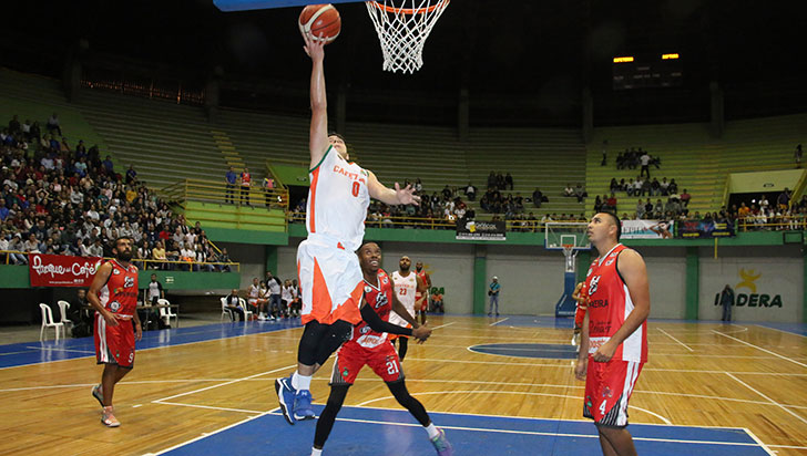 En la ida del nacional de baloncesto, Cafeteros ganÃ³ un solo juego