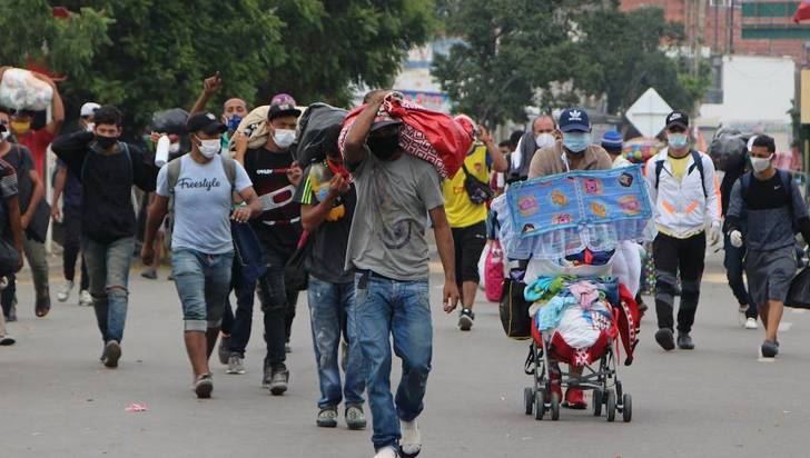 Lanzan en Colombia guía de inclusión financiera para migrantes venezolanos
