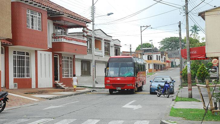 Comuna 8 pide ruta de bus hacia zona central y norte de la ciudad
