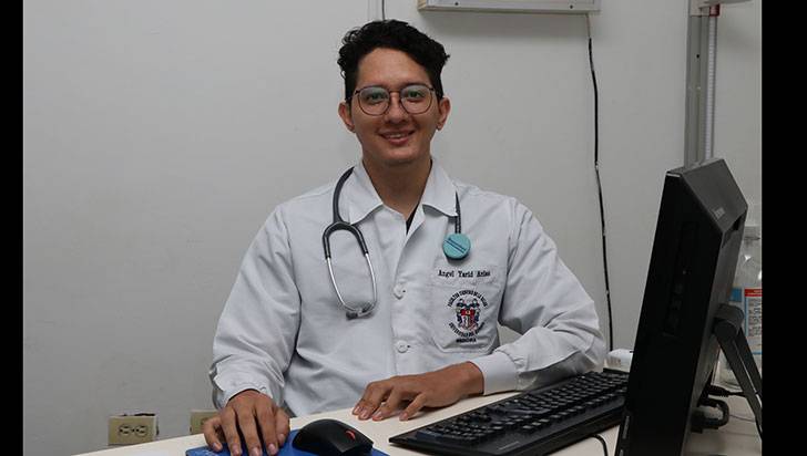 Ángel Arias, mejor médico interno del Eje Cafetero