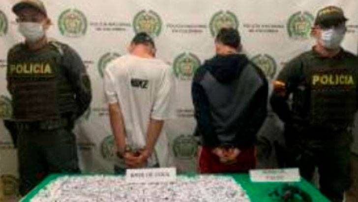 2 hombres capturados por traficar 1.240 dosis de bazuco