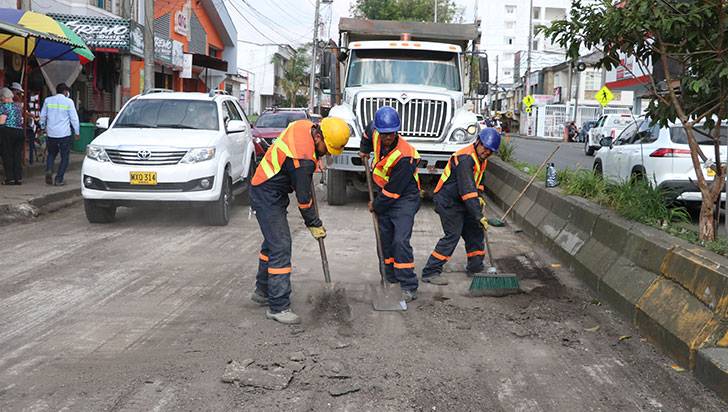 ¡Manos a la obra! Comenzó la reparación de la avenida 14 de octubre, ¿cuánto se demorará?