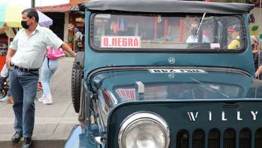 Buses urbanos compiten con Willys por pasajeros a Quebradanegra