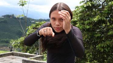 Valentina, la campeona de boxeo tailandés que se forma en Las Colinas