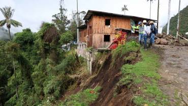 En Salento un barranco de 15 metros destruyó cabaña ocupada por 2 personas