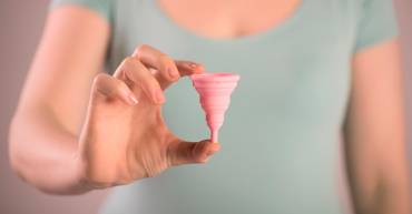 En Francia devolverán a menores de 25 años lo que gasten en productos para la menstruación
