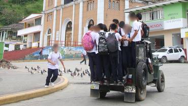 ¿Transporte escolar en jeeps Willys es seguro? Así ha sido la experiencia en el Quindío