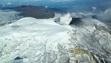 Nevado del Ruiz sigue en alerta naranja: este es el más reciente reporte de su actividad