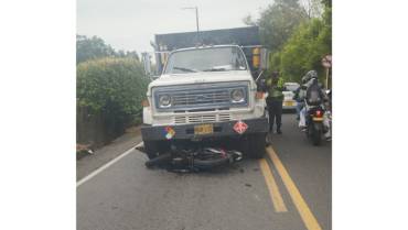 Accidente de tránsito vía Quimbaya - Montenegro dejó un motociclista herido