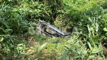 Volcamiento de camioneta en Salento dejó un conductor con serias lesiones