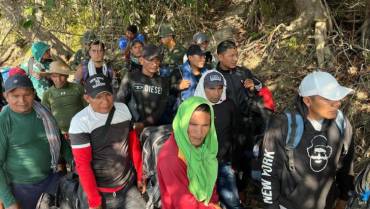 Más de 60 colombianos expulsados por militares venezolanos de una mina ilegal en Amazonía