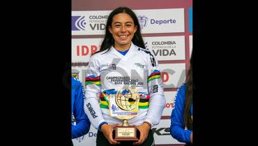 Con la mira en el sueño Mariana Peña se coronó campeona, mundial de BMX